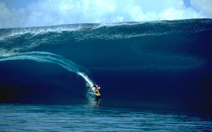 Laird-Hamilton-surfing-in-Tahiti